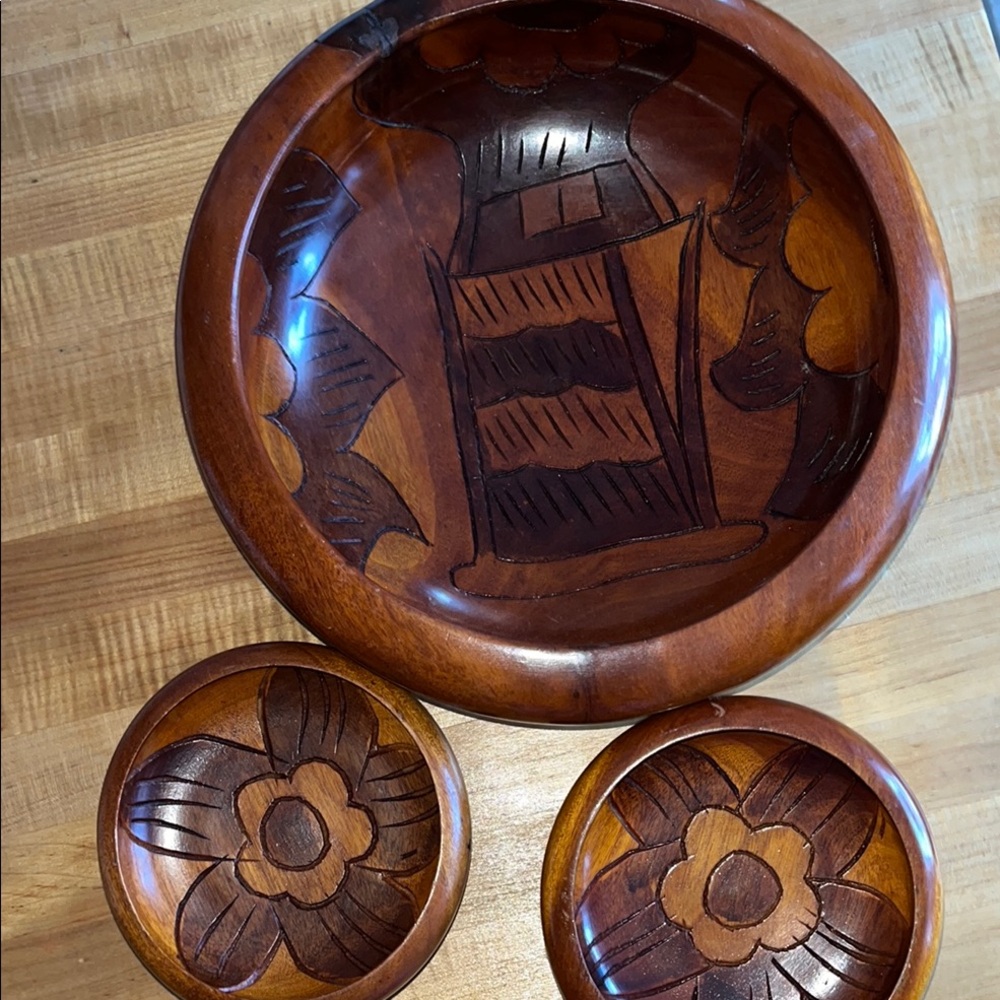 Vintage MCM Handcrafted Wooden Bowl Set Carved Wood 1 Large Bowl 4 Small Bowls